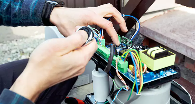 Automatic Driveway Gate Repair in Lauderdale Lakes, FL