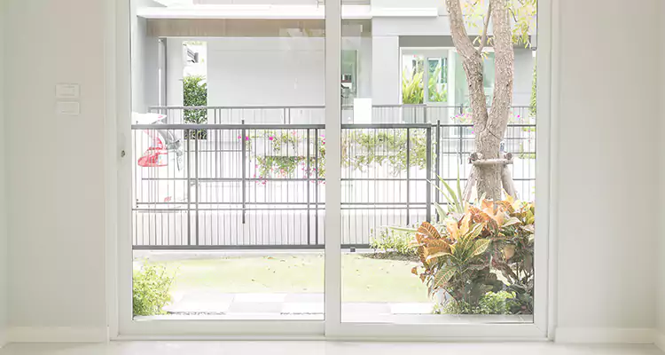 Balcony Screen Door Repair in Lauderdale Lakes, FL