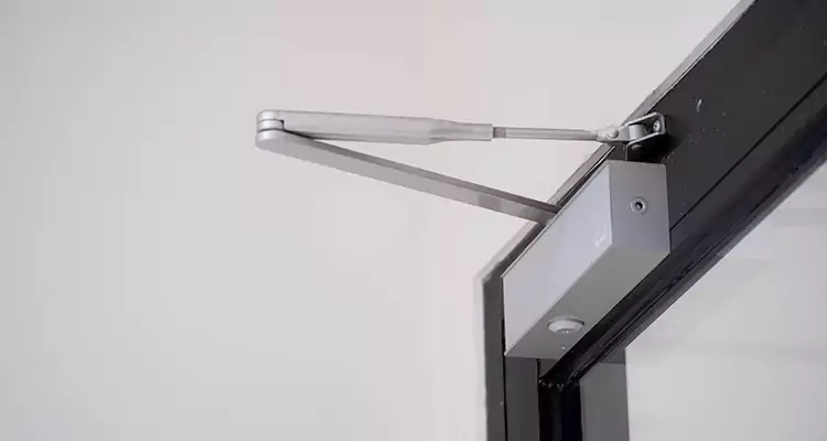 Screen Door Closer Installation in Lauderdale Lakes, FL