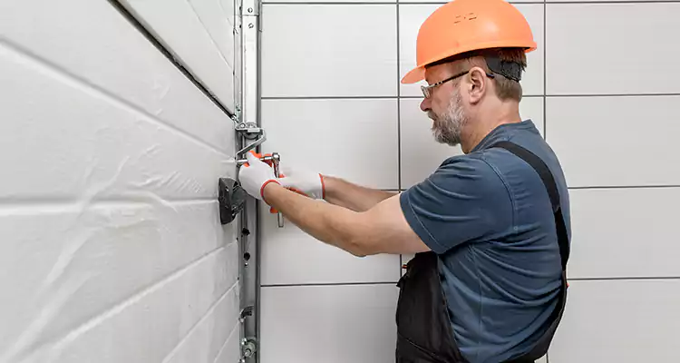 Emergency Garage Door Repair in Lauderdale Lakes, FL