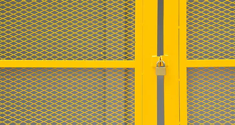 Steel Mesh Screen Door Repair in Lauderdale Lakes, FL