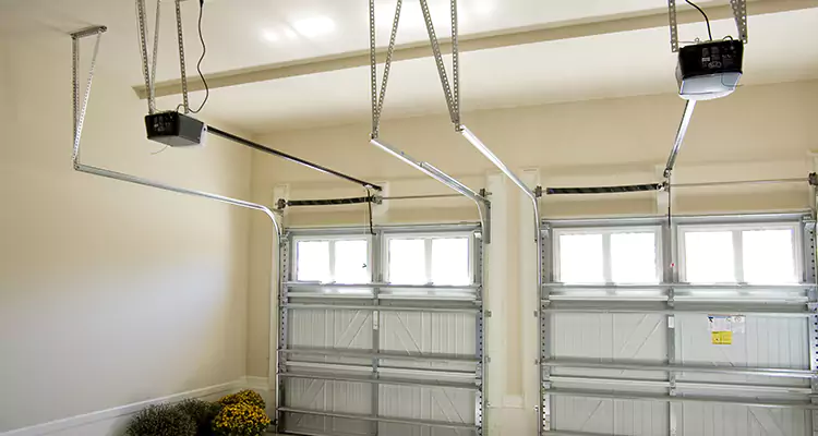 Residential Emergency Garage Door Repair in Lauderdale Lakes, FL