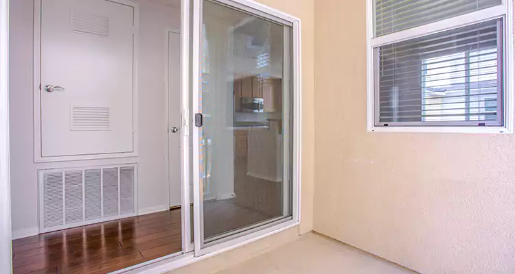 Sliding Screen Door Track Repair in Lauderdale Lakes, FL