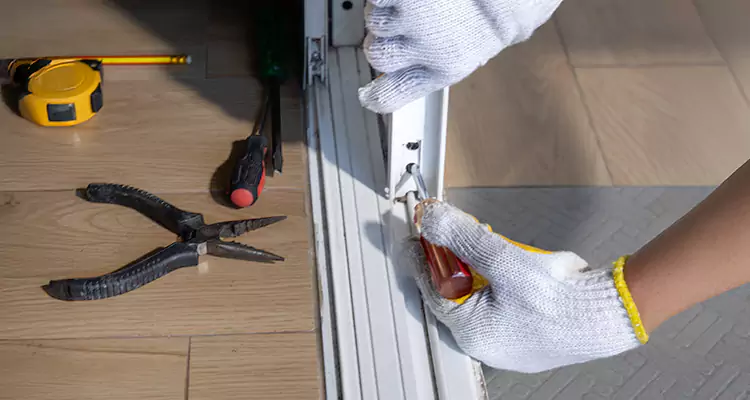 Screen Door Wheel Replacement in Lauderdale Lakes, FL