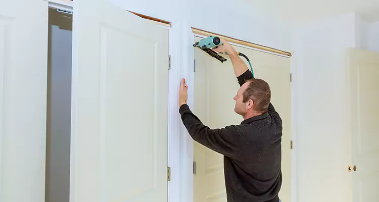 Top Rated Door Fixing ServiceFixing Garage Door Track in Lauderdale Lakes, FL