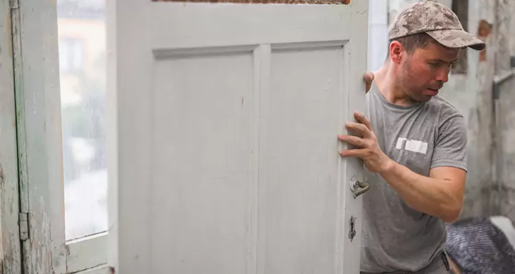 Home Front Door Replacement in Lauderdale Lakes, FL