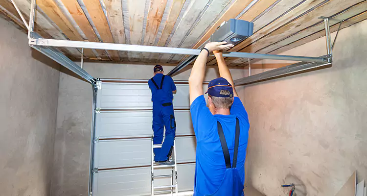 Garage Door Opener Technician in Lauderdale Lakes, FL