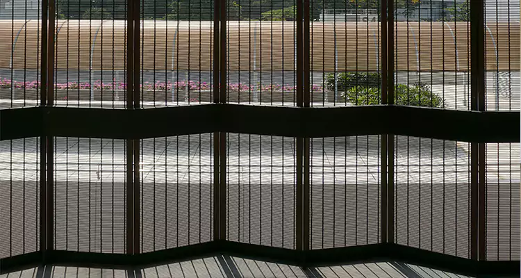 Front Screen Door Repair in Lauderdale Lakes, FL