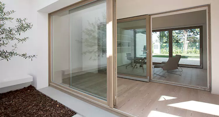 Sliding Screen Door Bottom Track Replacement in Lauderdale Lakes, FL